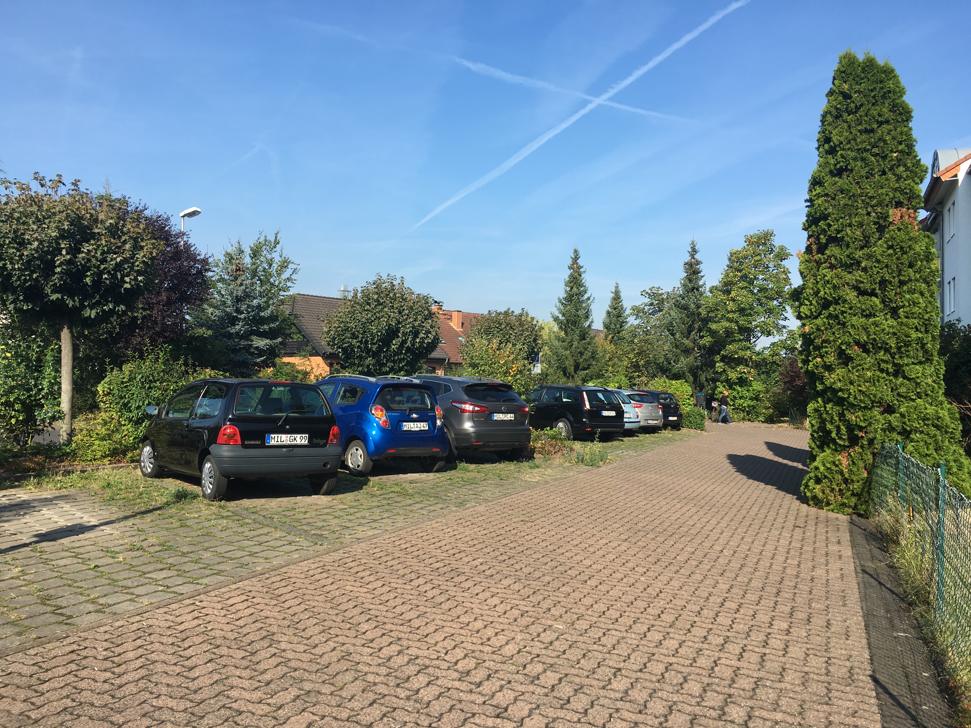 Parkplatz Römerstraße Ecke Heckenweg.JPG