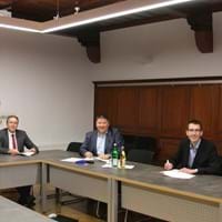 2020-11-19 Niedernberg schließt Verträge.jpg
